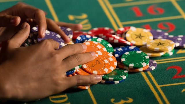 Lucky slot کھلاڑیوں کے لیے لائیو کیسینو سیکشن