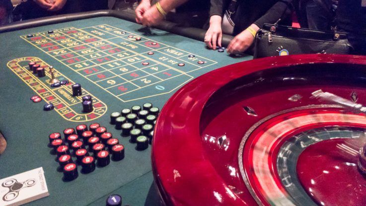پاکستان میں Lucky slot کا آن لائن کیسینو سیکشن کھولیں۔